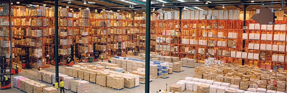 Modern warehouse with pallet rack storage system, © 2010, Axisadman, Attribution-ShareAlike 3.0 Unported (CC BY-SA 3.0)